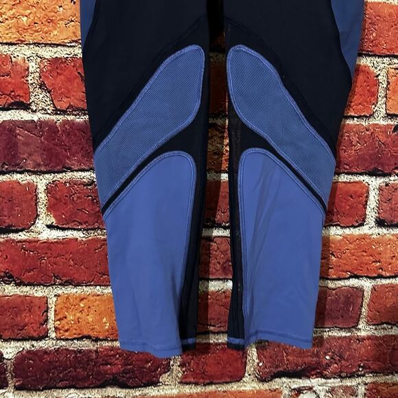 lululemon leggings size 4 - Picture 3 of 9